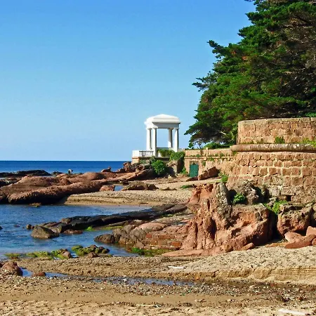 Renove Avec Terrasse St Raphael *