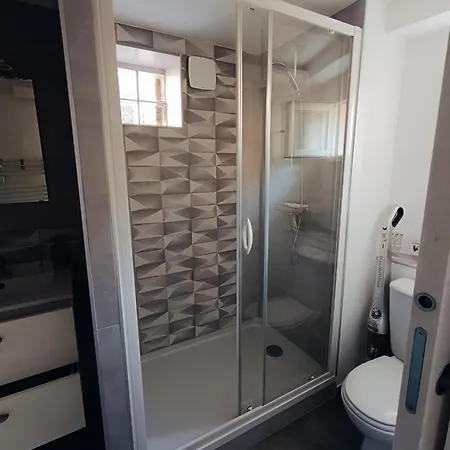 Renove Avec Terrasse St Raphael Feriehus *