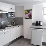 Дом отдыха Renove Avec Terrasse St Raphael