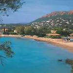 Renove Avec Terrasse St Raphael