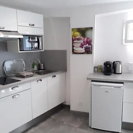 בית נופש Renove Avec Terrasse St Raphael