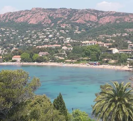 Rénové Avec Terrasse St Raphael Casa vacanze *