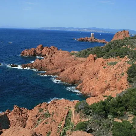 Nyaraló Renove Avec Terrasse St Raphael Saint-Raphaël