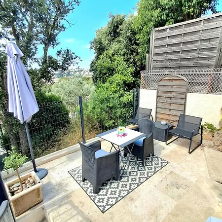 Renove Avec Terrasse St Raphael 別荘