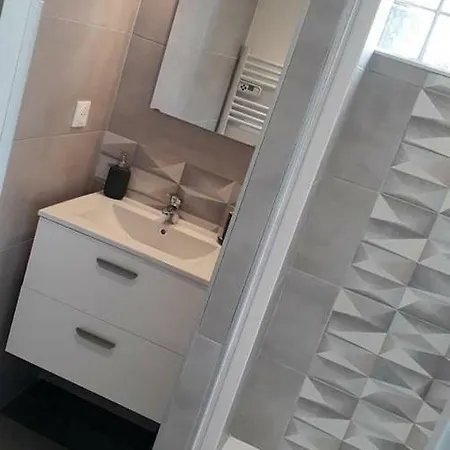 Renove Avec Terrasse St Raphael בית נופש